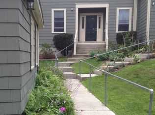 19 Johnson Pl, Auburndale, MA 02466