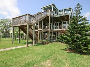 1537 John St, San Leon, TX 77539