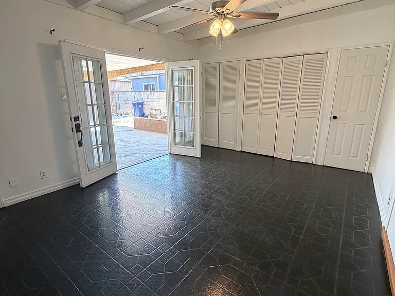 1320 Elm St — Photo 6