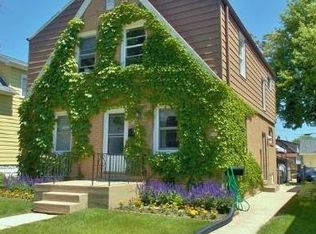 958 S 61st St, West Allis, WI 53214