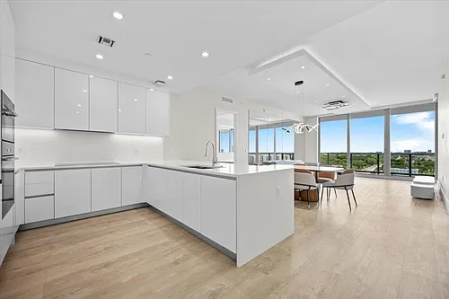 220 Lake Shore Dr #917 Photo 1