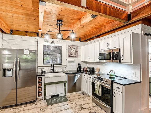 5th image of 44 Kimwood Dr