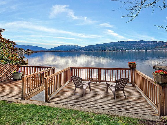 2nd image of 3147 E Lake Sammamish Shore Ln SE