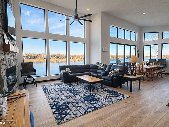 3rd image of 3126 Big Bend Rd