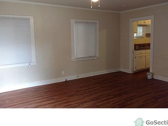 5th image of 824 E Colden Ave
