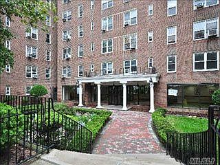 2nd image of 6361 Yellowstone Blvd APT 6M