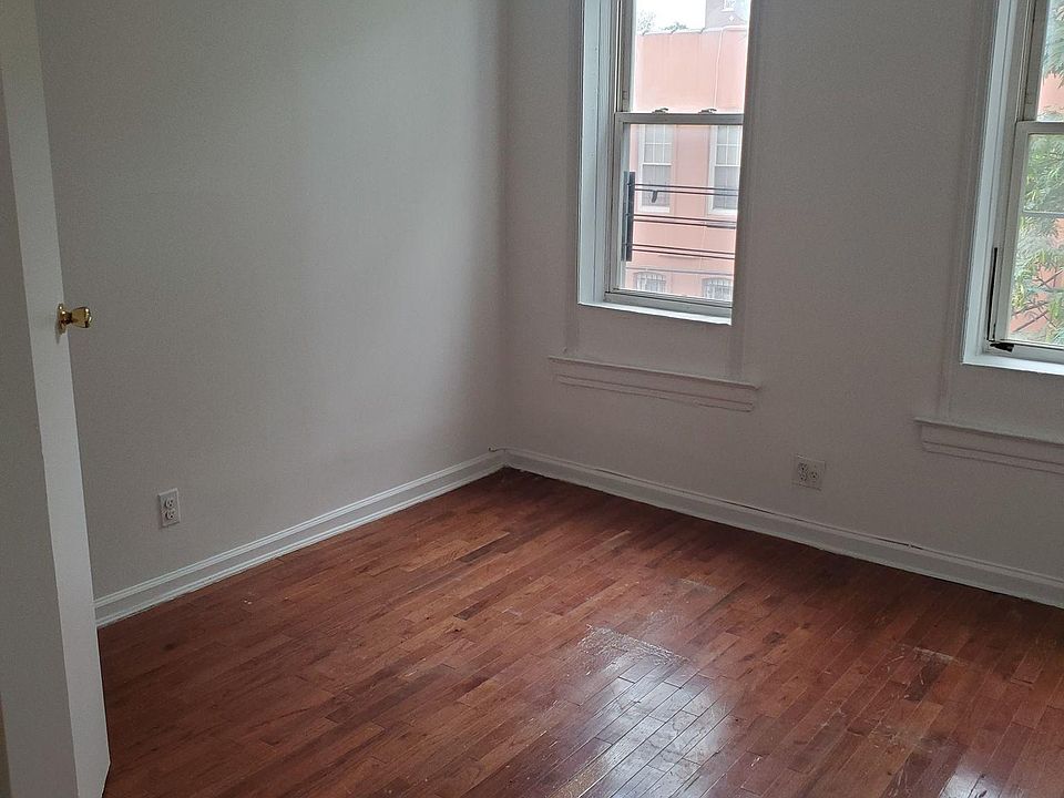 2nd image of 585 Alabama Ave