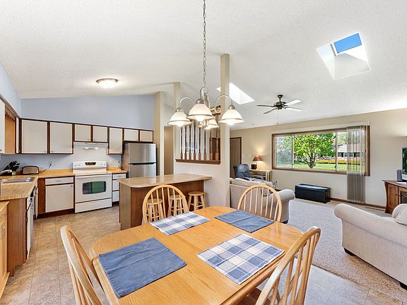5th image of 730 Richmond Dr