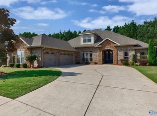 82 Walnut Cove Blvd SW, Huntsville, AL 35824