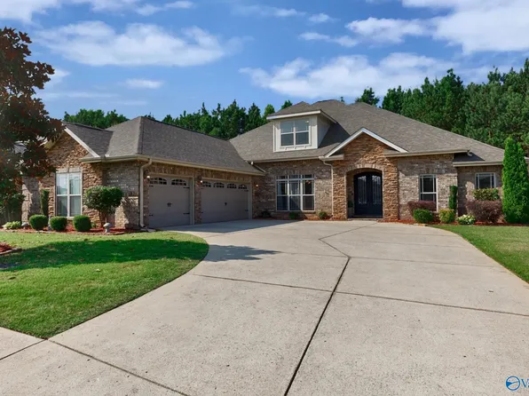 82 Walnut Cove Blvd SW, Huntsville, AL 35824