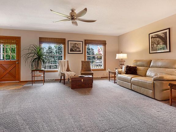 5th image of 1674 Mapledale ROAD