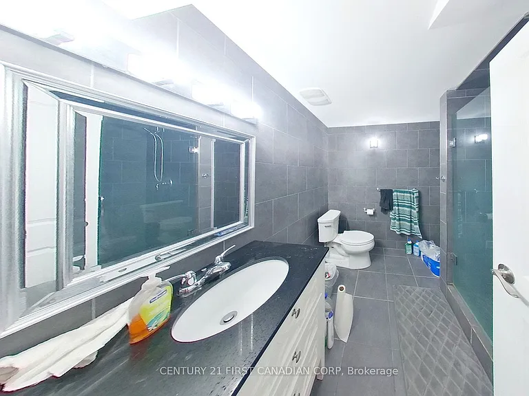 858 Roulston St — Photo 10