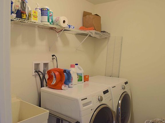 Laundry Room with utility sink