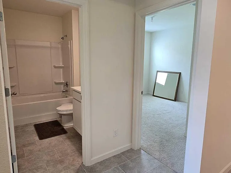 528 Seafoam Cir — Photo 8
