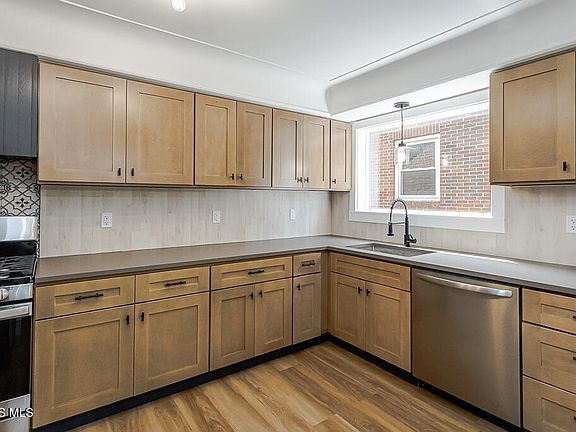3rd image of 4444 Woodmont Rd