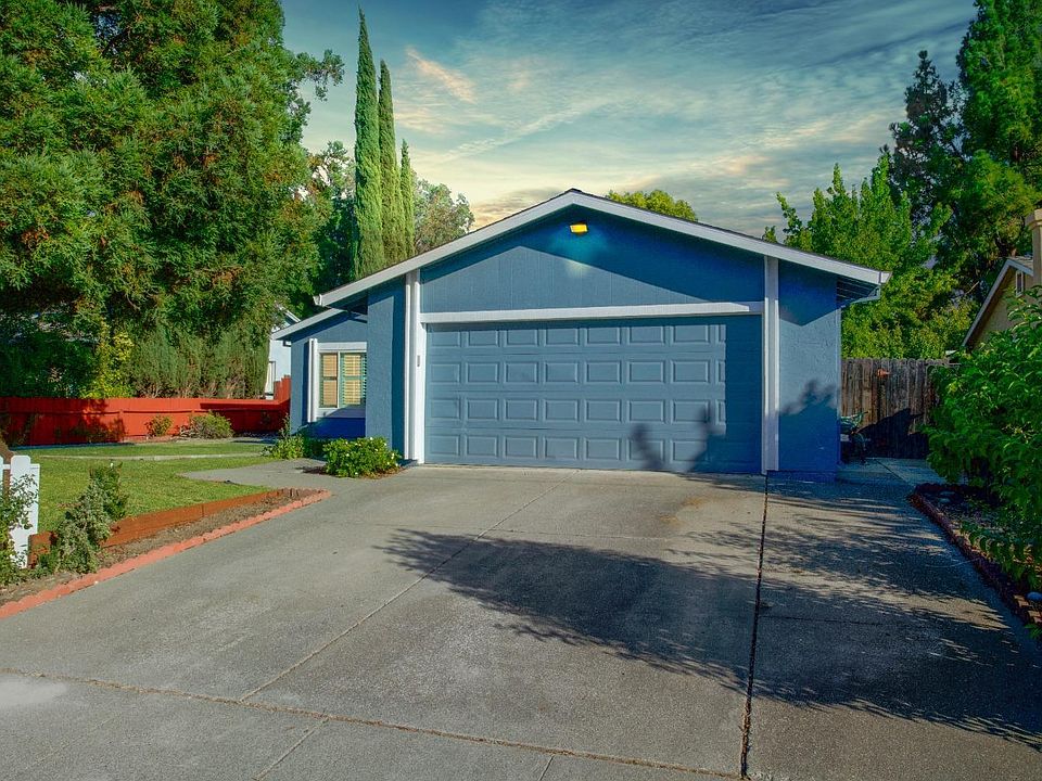 1st image of 382 Yellowstone Drive