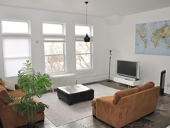 4th image of 2550 Pillsbury Ave S APT 2