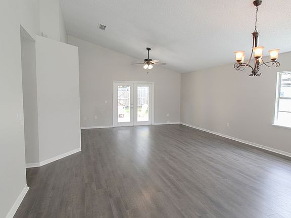 2nd image of 3006 Dellcrest Pl