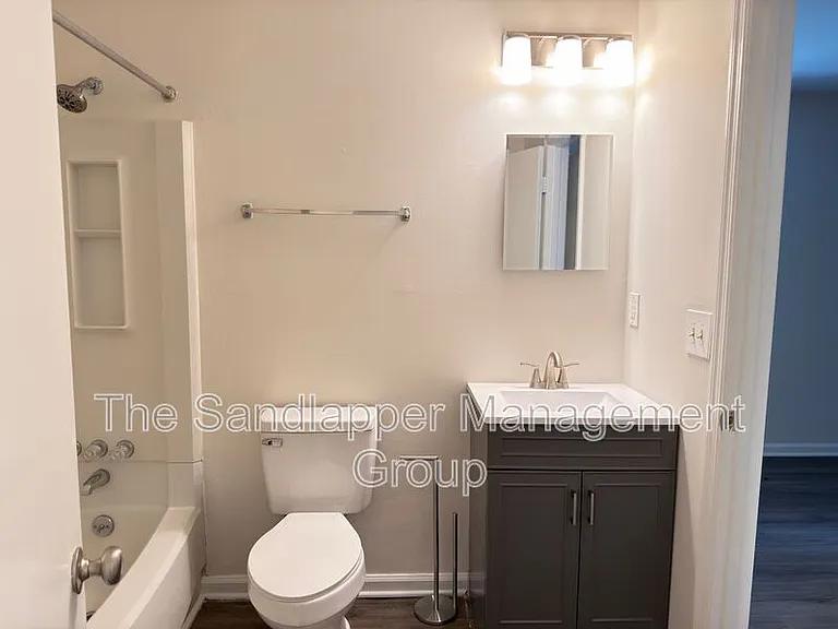 186 Dorchester Manor Blvd #B — Photo 12