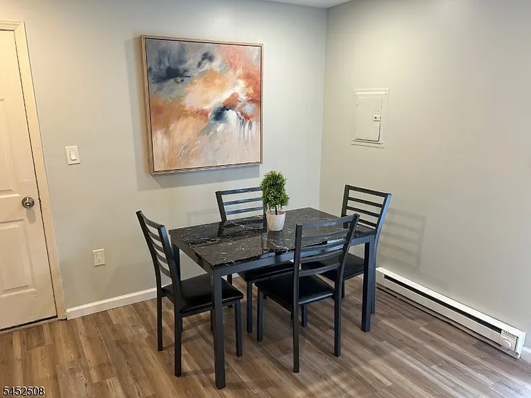 15 Seymour Ave #1B — Photo 4