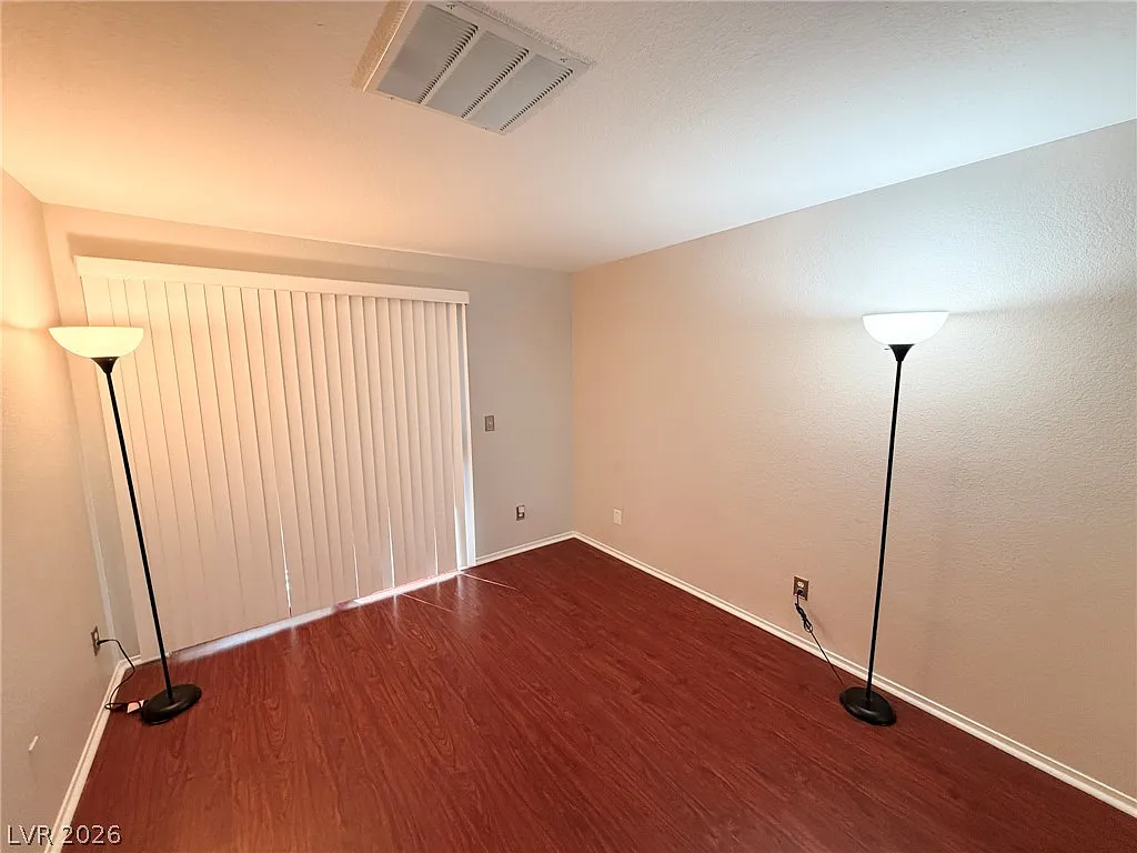 1 bed, 1.0 bath, 494 sqft, $1,130 — Photo 2