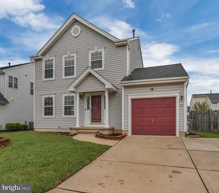 1st image of 22 Fieldcrest Dr