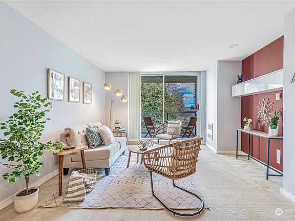 5th image of 1100 106th Avenue NE #506
