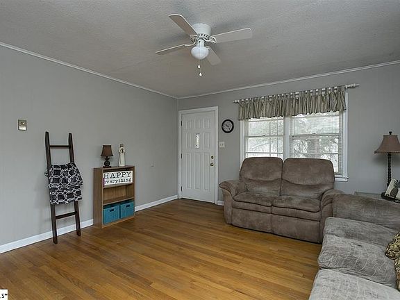 5th image of 1064 Crosby Ln