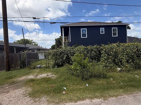 4th image of 4619 Maggie St