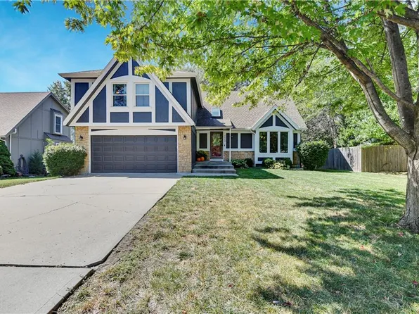 1403 S Sheridan Bridge Ct, Olathe, KS 66062