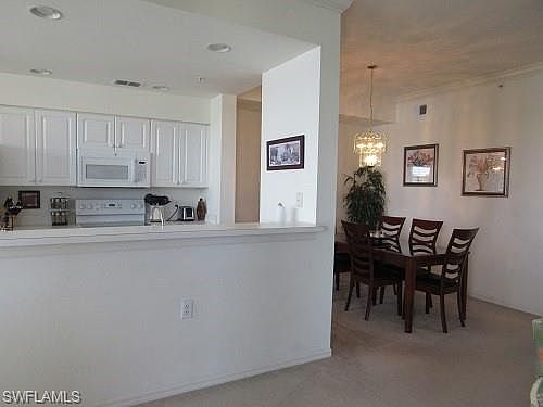 4th image of 10371 Butterfly Palm Dr APT 833