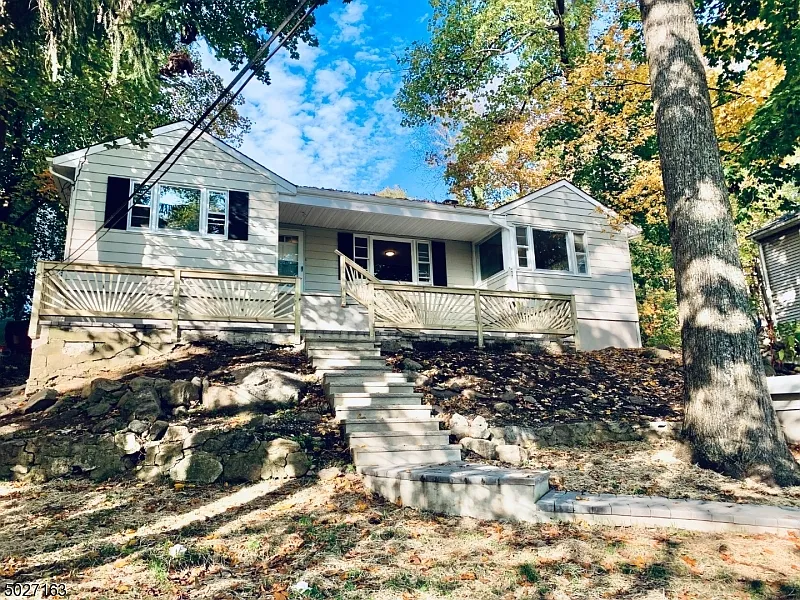 38 Cove Rd photo 1