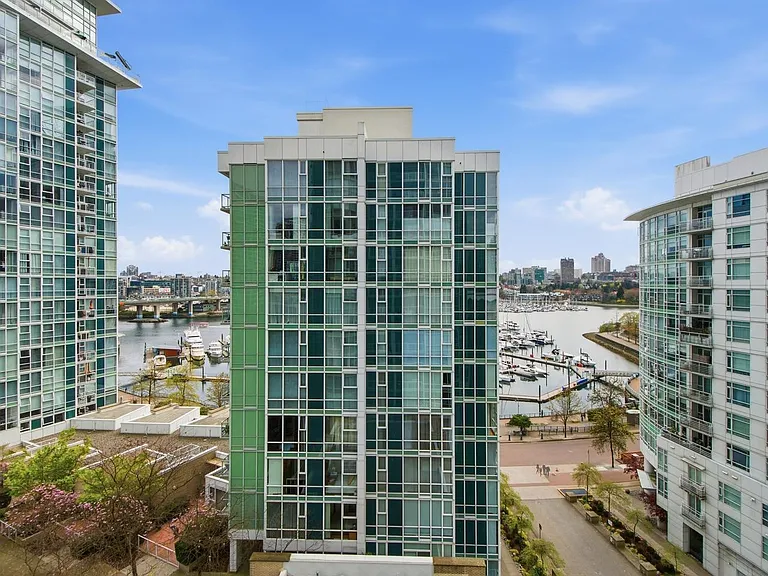 193 Aquarius Mews #1101 — Photo 38