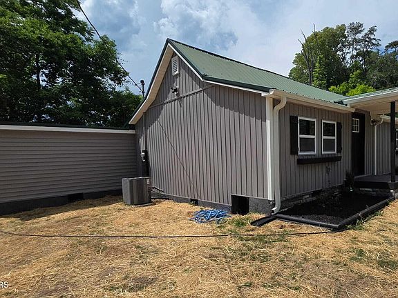 4th image of 215 Longfield Rd