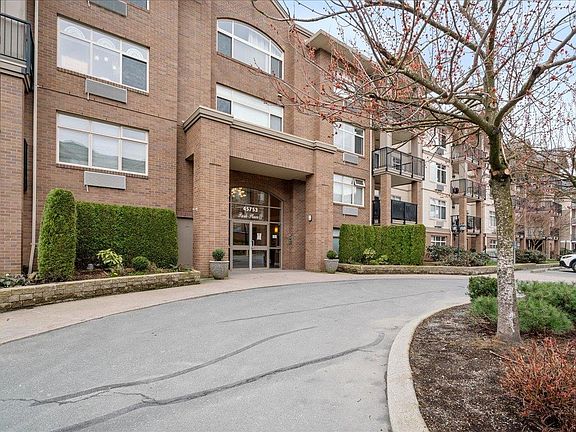 2nd image of 45753 Stevenson Rd #302