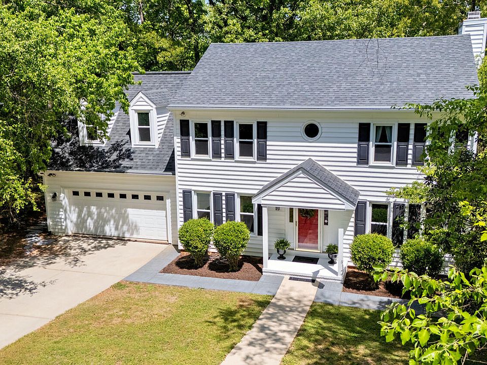 1st image of 140 Trafalgar Ln