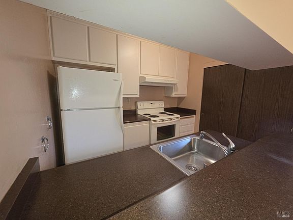 4th image of 2472 Plata Court