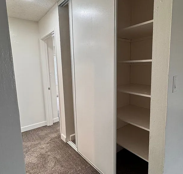 166 S Lincoln S — Photo 24