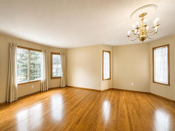 2nd image of 59 Edgebrook Cir NW
