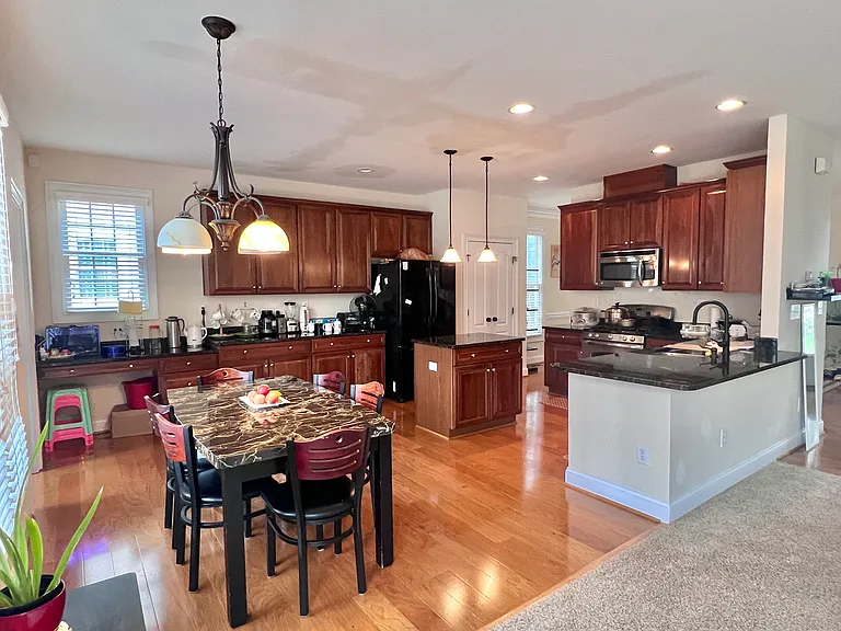 108 Louvale Dr — Photo 22