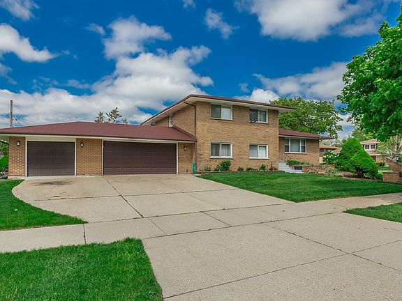 2nd image of 422 Marshall Dr