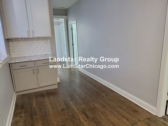 3rd image of 6259 N Lakewood Ave APT 3