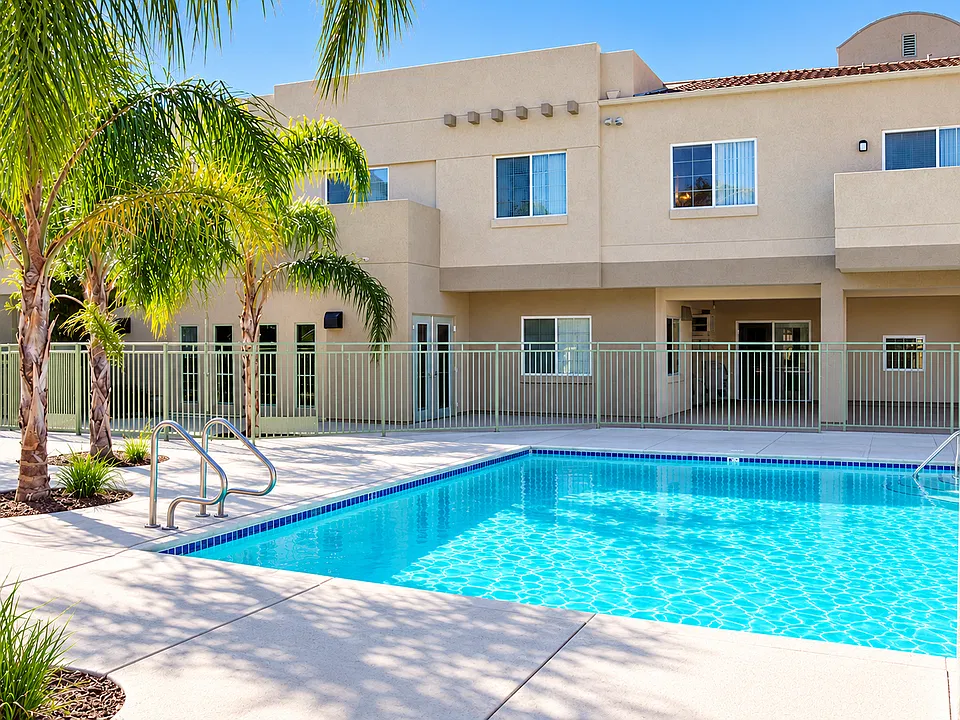 Towne Crest Apartments