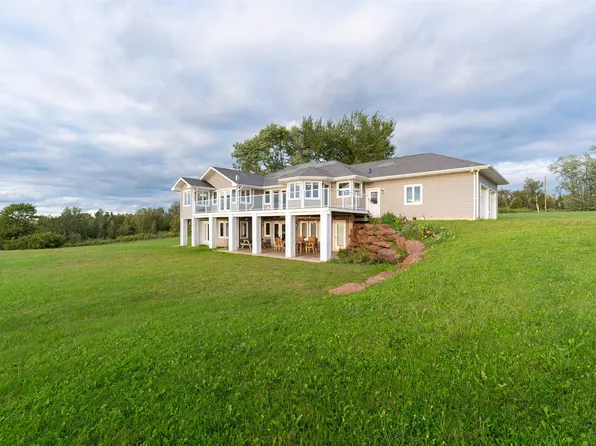14 New Cove Rd, Saint John's Parish, PE C0A 2E0