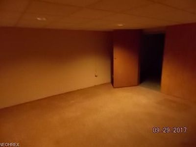 2nd image of 16220 Maplewood Ct