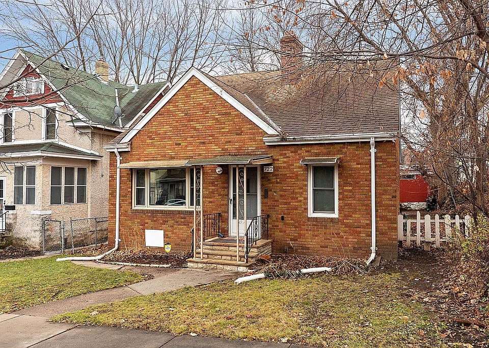 1st image of 722 Magnolia Ave E