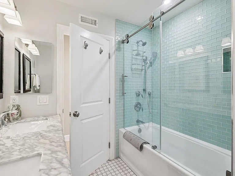 1767 Woodbine Pl — Photo 32