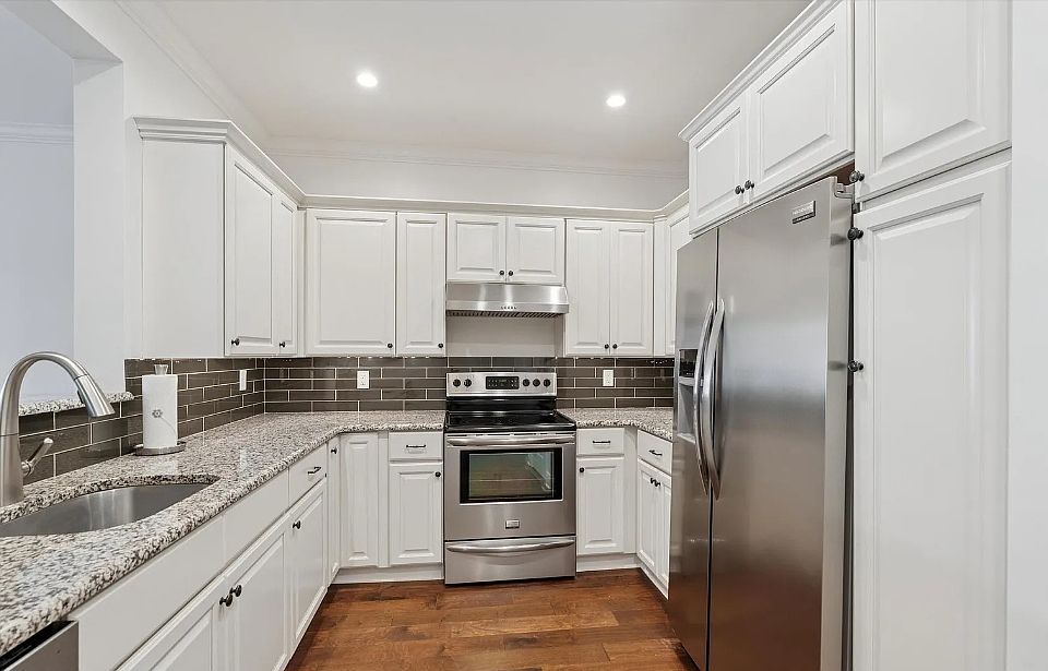 1st image of 111 Gilpin Dr #B2