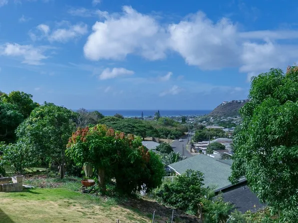 852 Kainoa Pl, Honolulu, HI 96821