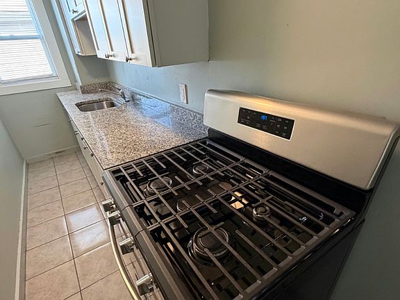 2nd image of 766 Plymouth Ave #2W